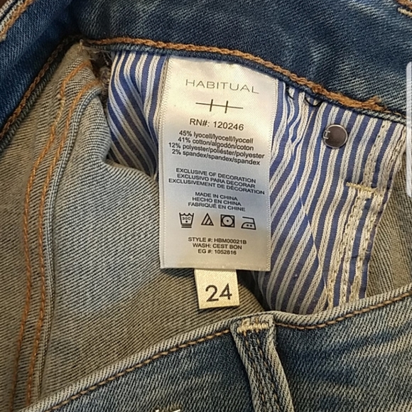 🦎 Habitual Jeans 🦎 - Picture 9 of 9